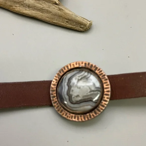 Copper-Trimmed Leather Bracelet with Banded Agate - Picture 3 of 4